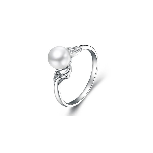 Pearl engagement ring and wedding band