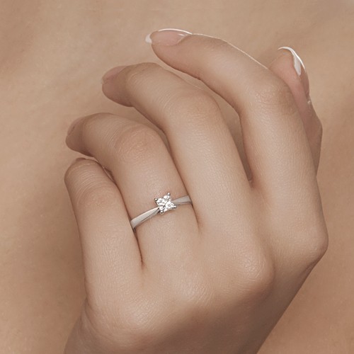 Perfect Cheap Solitaire Diamond Ring 0.33 Carat Princess Cut Diamond on