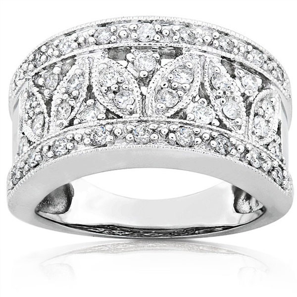 Extravagant Round Diamond Wedding Ring Band in White Gold