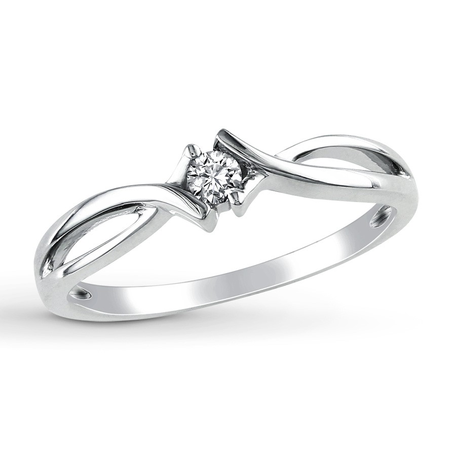 Perfect Round Diamond Infinity Solitaire Engagement Ring in White Gold