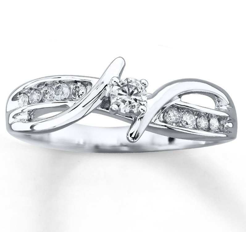 gold engagement rings for women