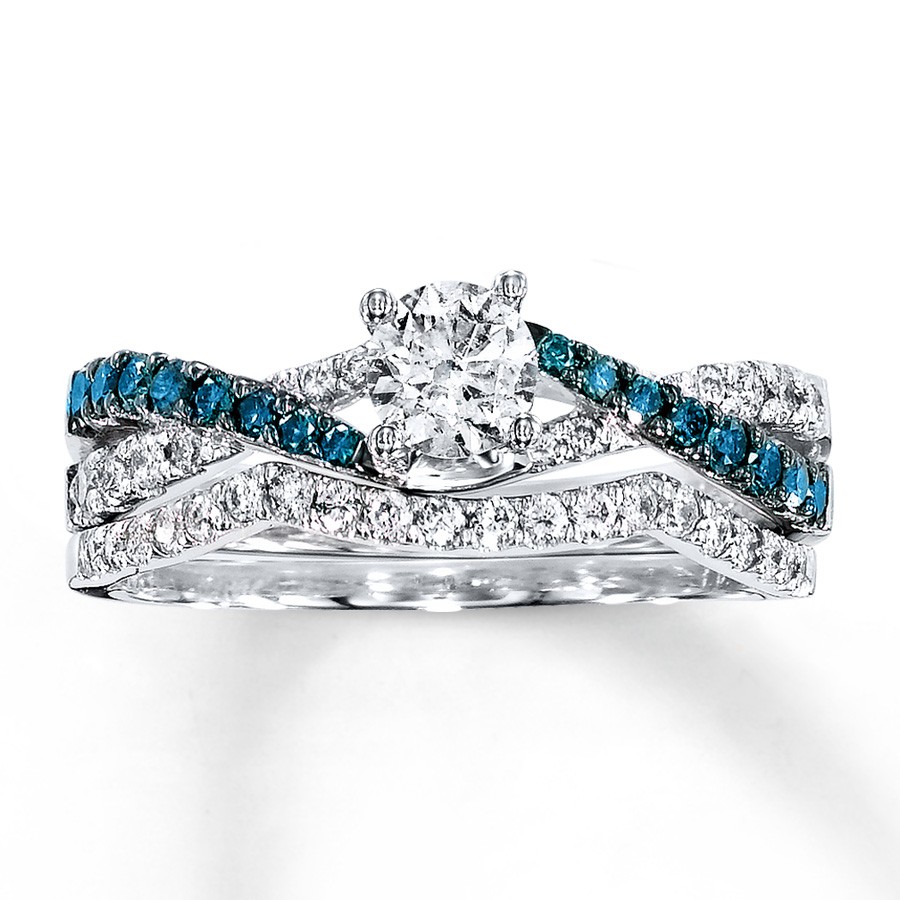 Carat Luxurious Round White and Blue Diamond Bridal Ring Set