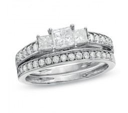 Diamond Three Stone Wedding Ring Set on