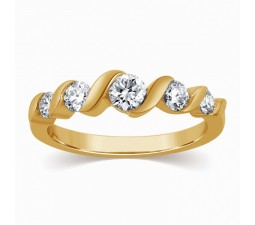 5 Stone Round Diamond Wedding Band in Yellow Gold