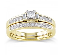 Beautiful Princess and Baguette Diamond Bridal Set in yellow Gold