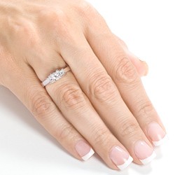 Intriguing Three Stone Trilogy Diamond Wedding Ring 1 Carat