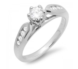 Classic Round Diamond Engagemen Ring in White Gold