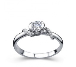 Beautiful Diamond Engagement Ring on 10k White Gold