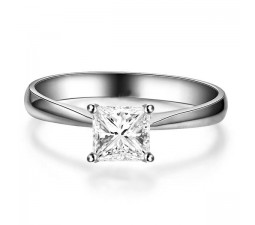 Solitaire Ring On