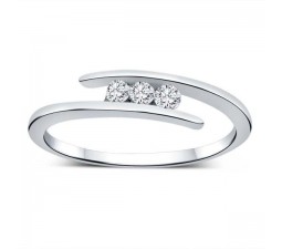 Three Stone Round Diamond Ring in White Gold