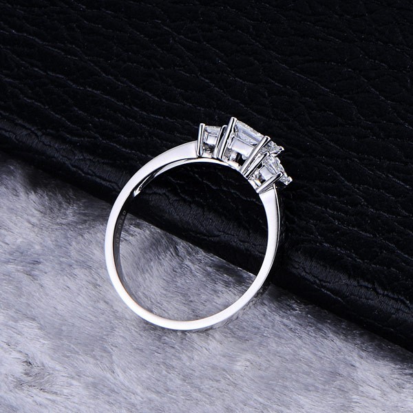 Pleasing Three Stone Inexpensive Three Stone Engagement Ring 1 Carat ...