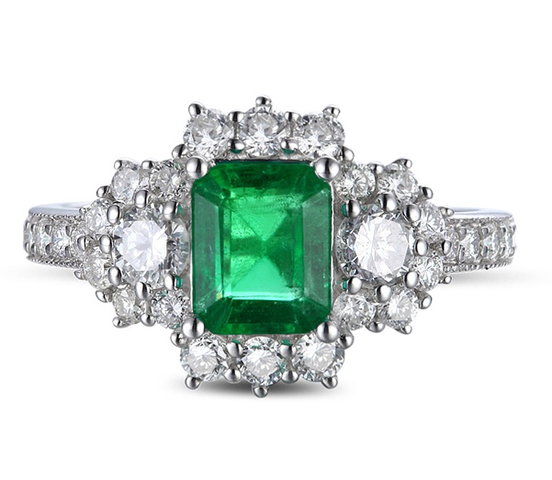 2 Carat beautiful Emerald and Diamond Engagement Ring for Women in ...